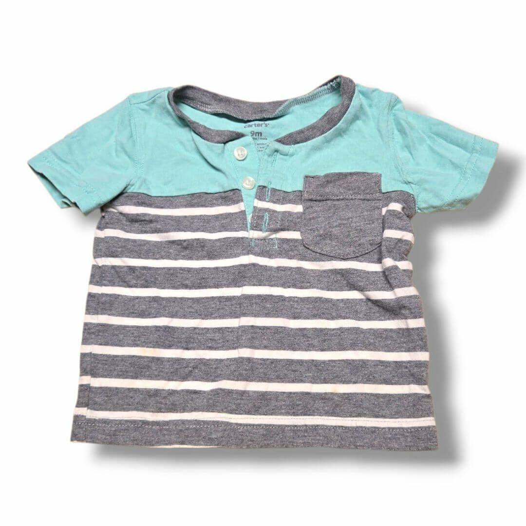 Pre-loved children's t-shirt in blue and gray stripes with a pocket, gently used quality.