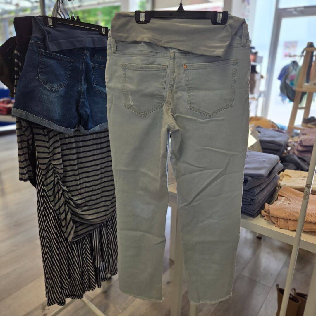 H&M Maternity Bottoms