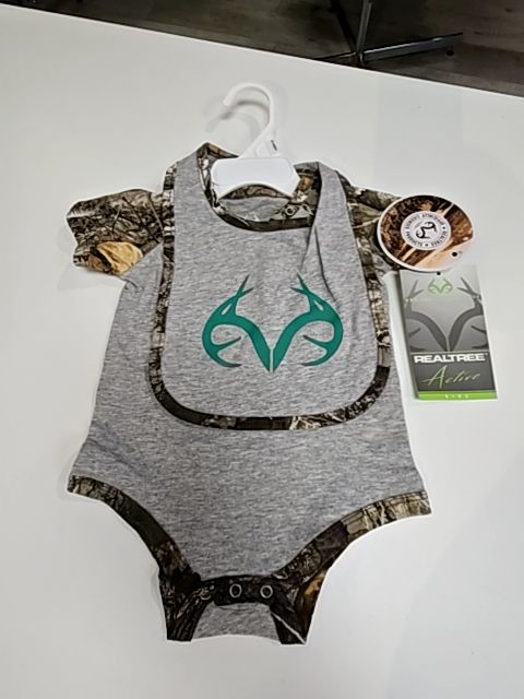 Multi-Color Realtree Kids sets, 3/6M