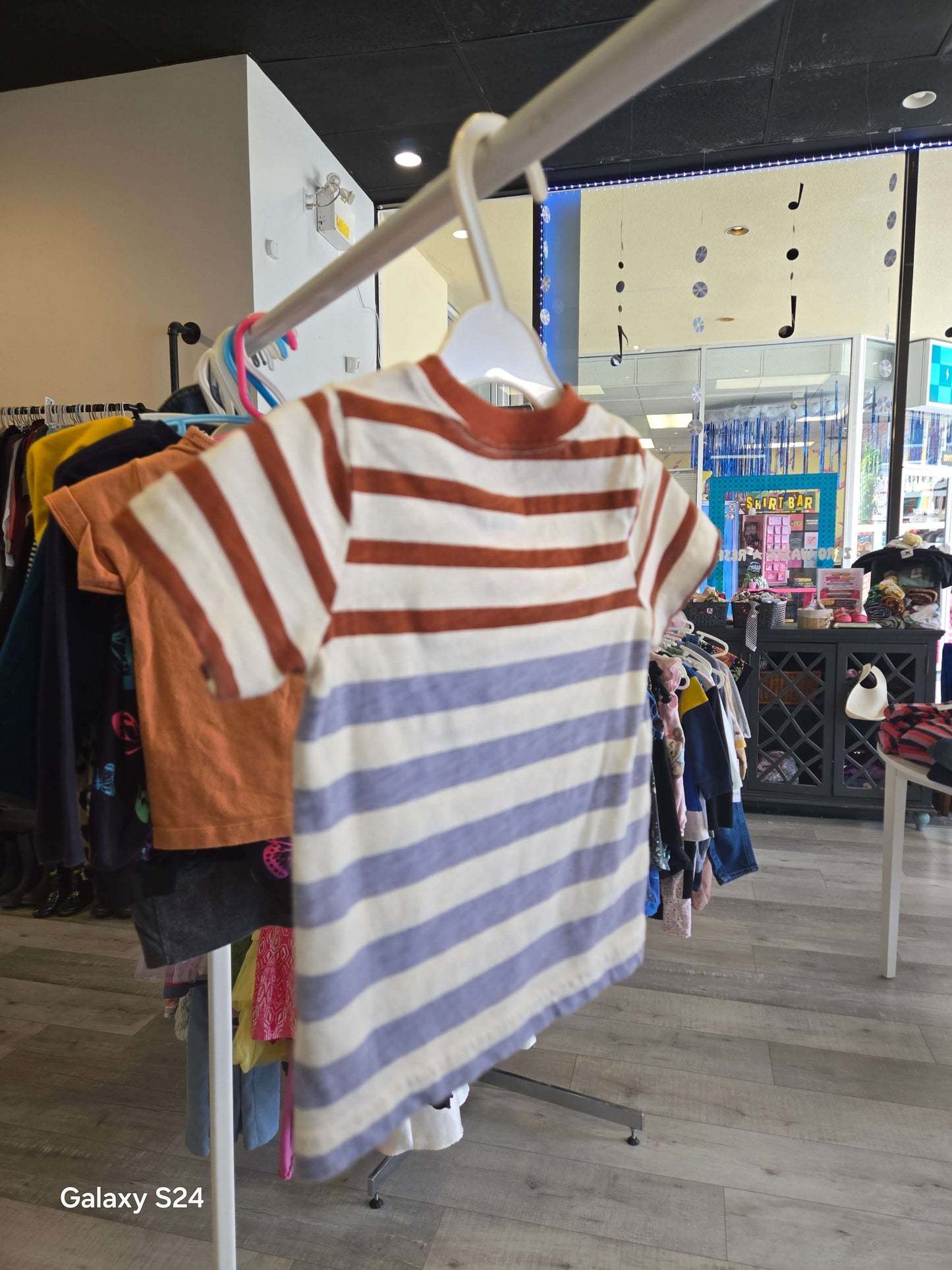 Carters | 9M | T-Shirt | Pre-loved Condition