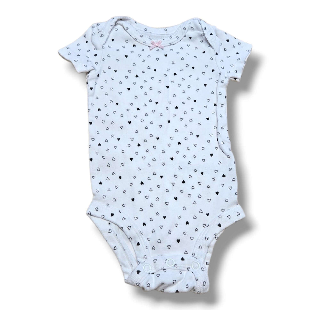 3M pre-loved onesie with heart print, soft and perfect for everyday wear, in mint condition.