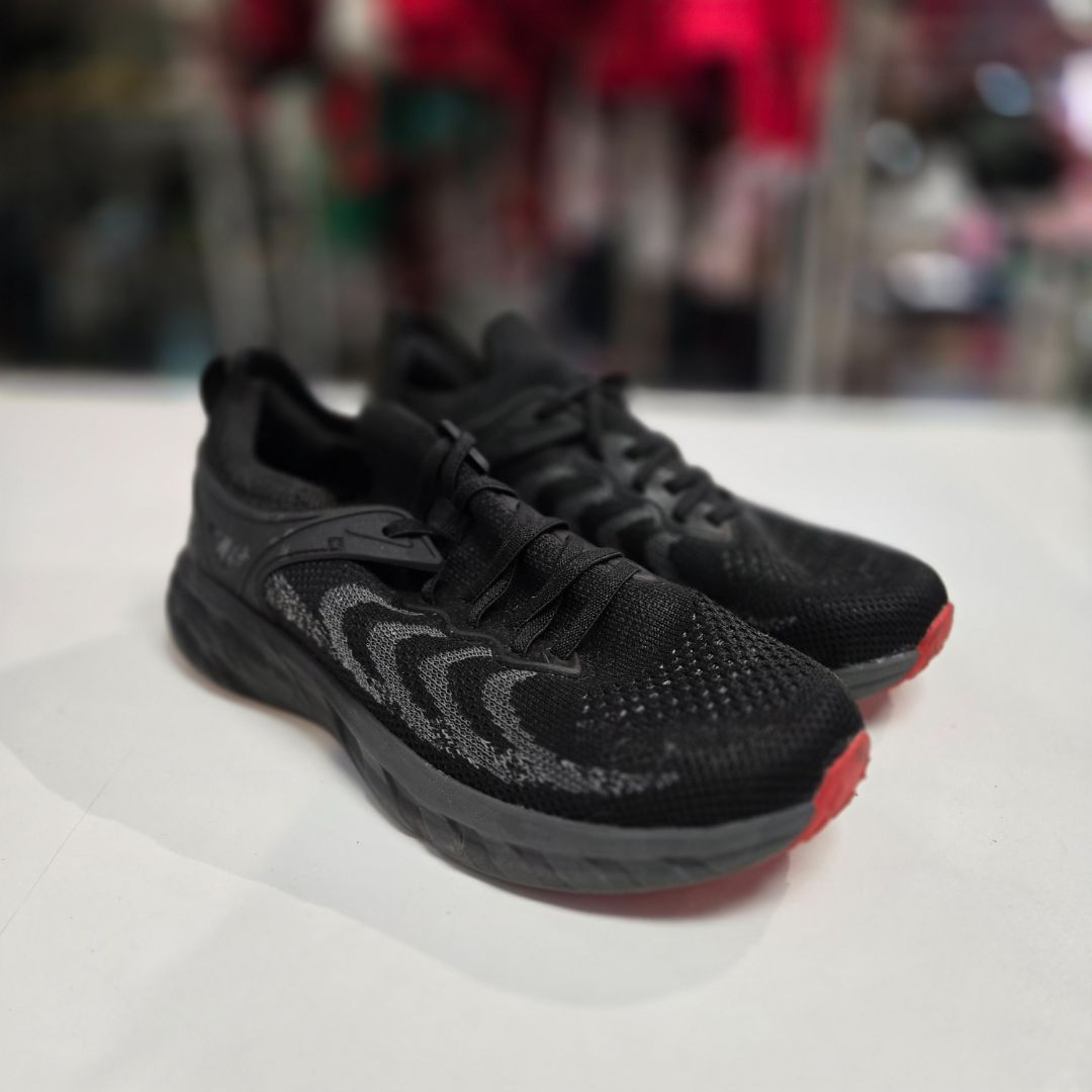 Black George Kids footwear, 5Y