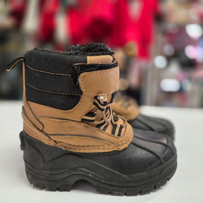 Khombu Kids footwear, 11T