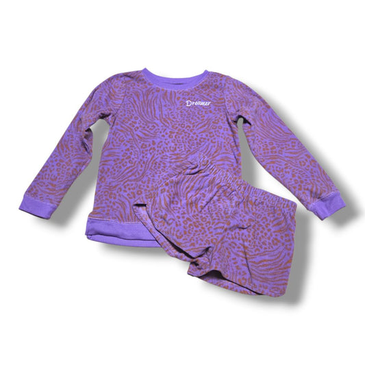 Carters Kids pajama set  6Y | Pre-Loved Quality