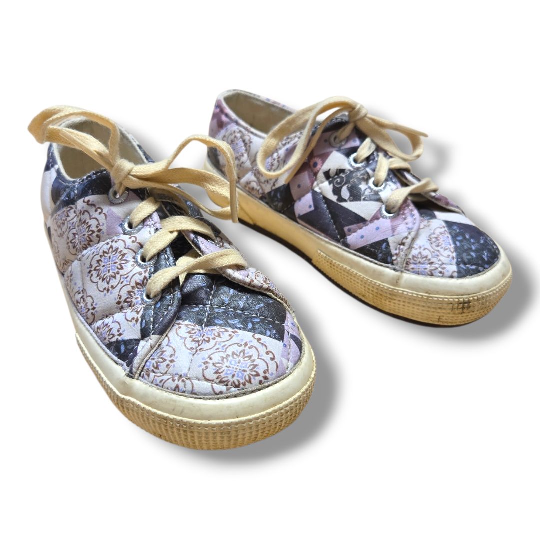 Superga | Size: 27 EU (approx. Kids 10 US/Canada) | Pre-Loved Quality