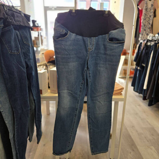 Old Navy Maternity Bottoms