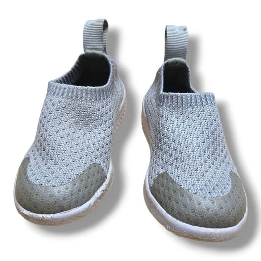 Heyfolks Kids footwear, C6