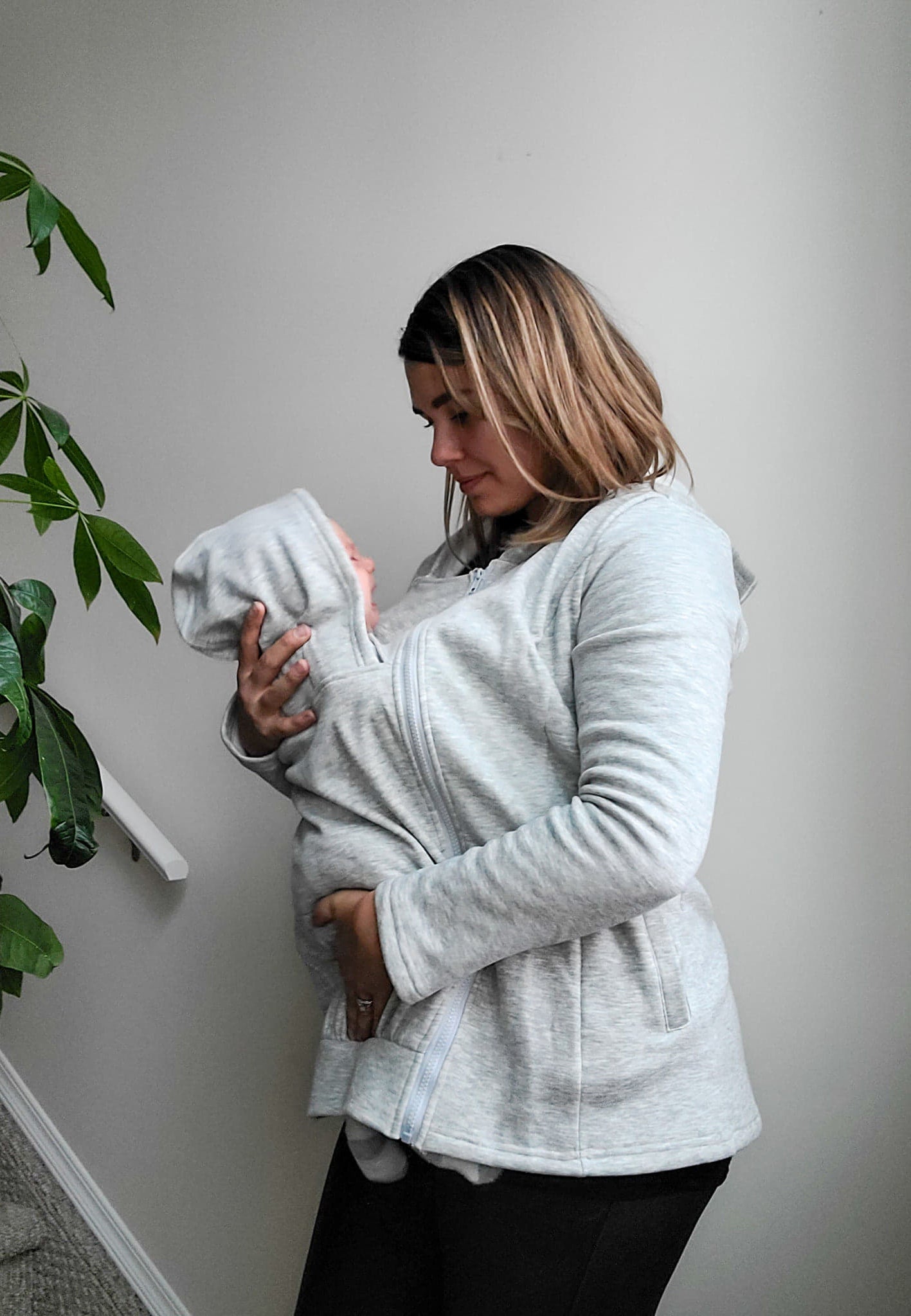 2-in-1 Fleece Baby Carrying Hoodie