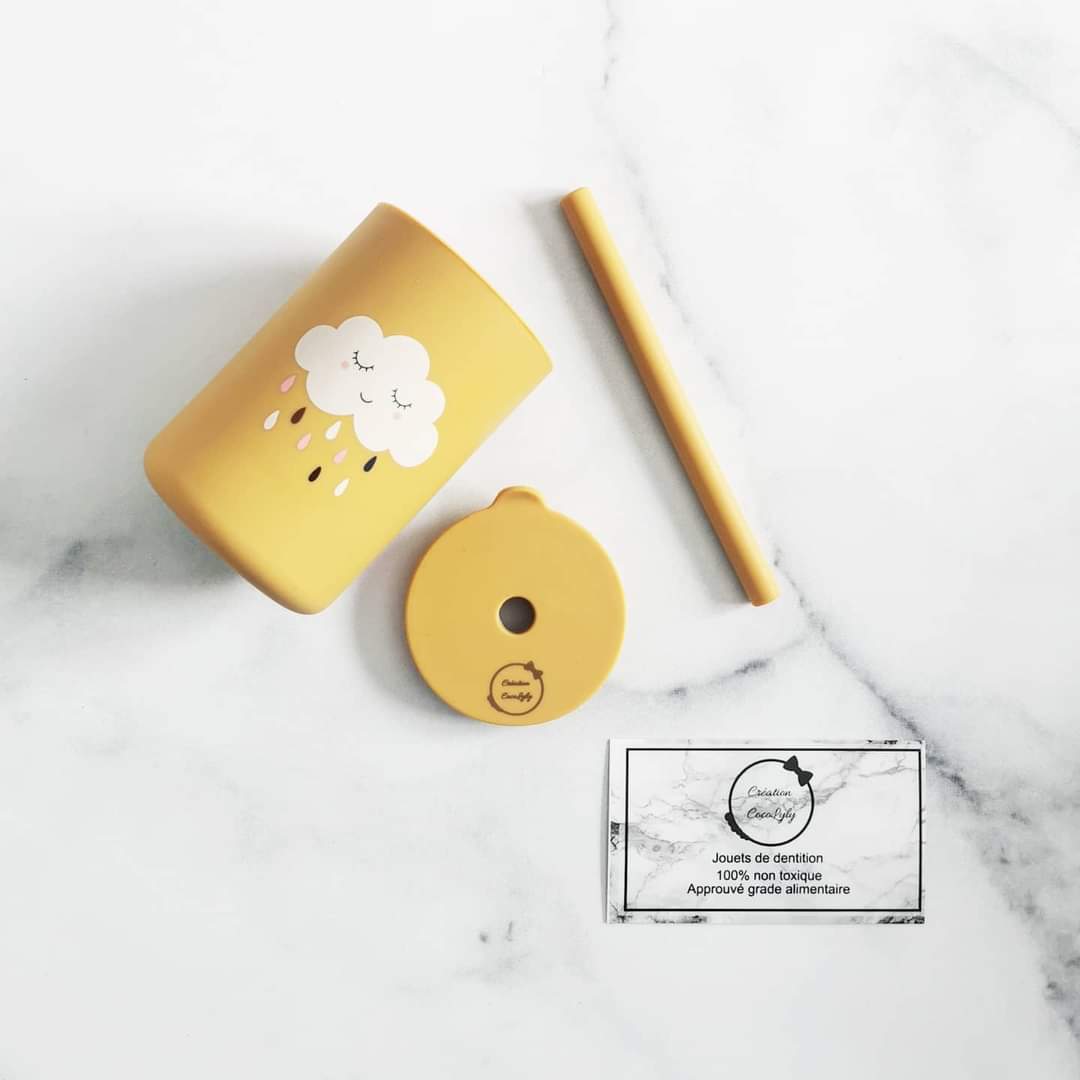 Cloud tumbler cup with straw