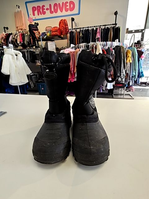 Black Grey Wolf Kids footwear, 11T