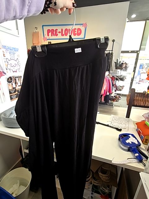 Black Old Navy Maternity Bottoms, Large