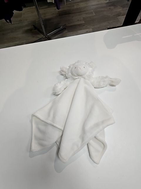 White Carters Pushy, N/A