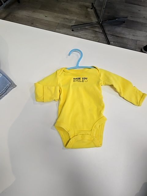 Yellow Carters Onesies/BodySuit, 0/3M