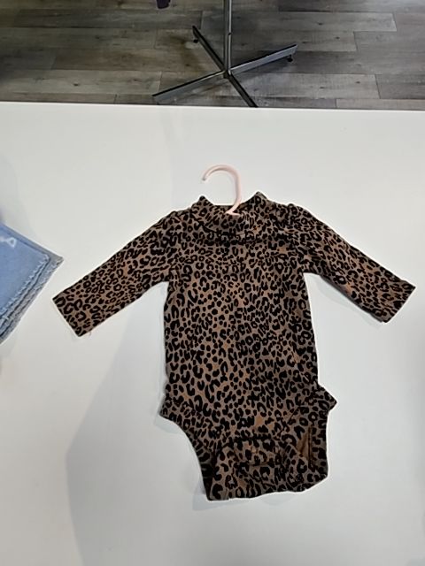 Multi-Color Gap Onesies/BodySuit, 0/3M