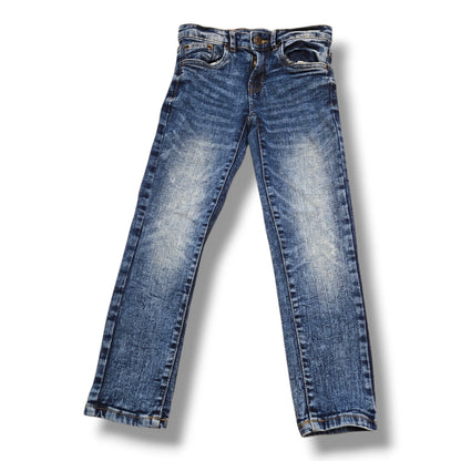 Classic UH Denim pre-loved youth skinny jeans in medium wash, perfect for everyday wear.