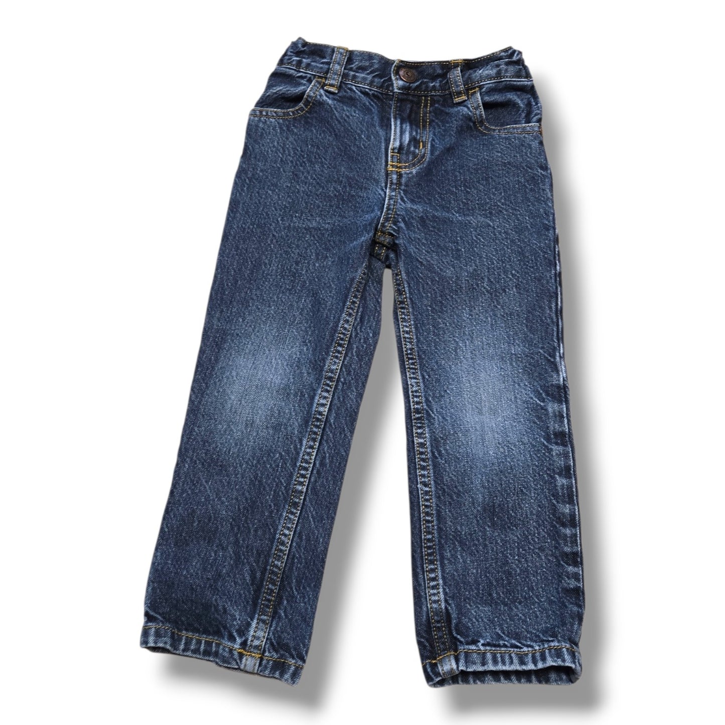 Oshkosh 3T straight leg denim jeans in excellent pre-loved condition, perfect for everyday wear or special occasions.